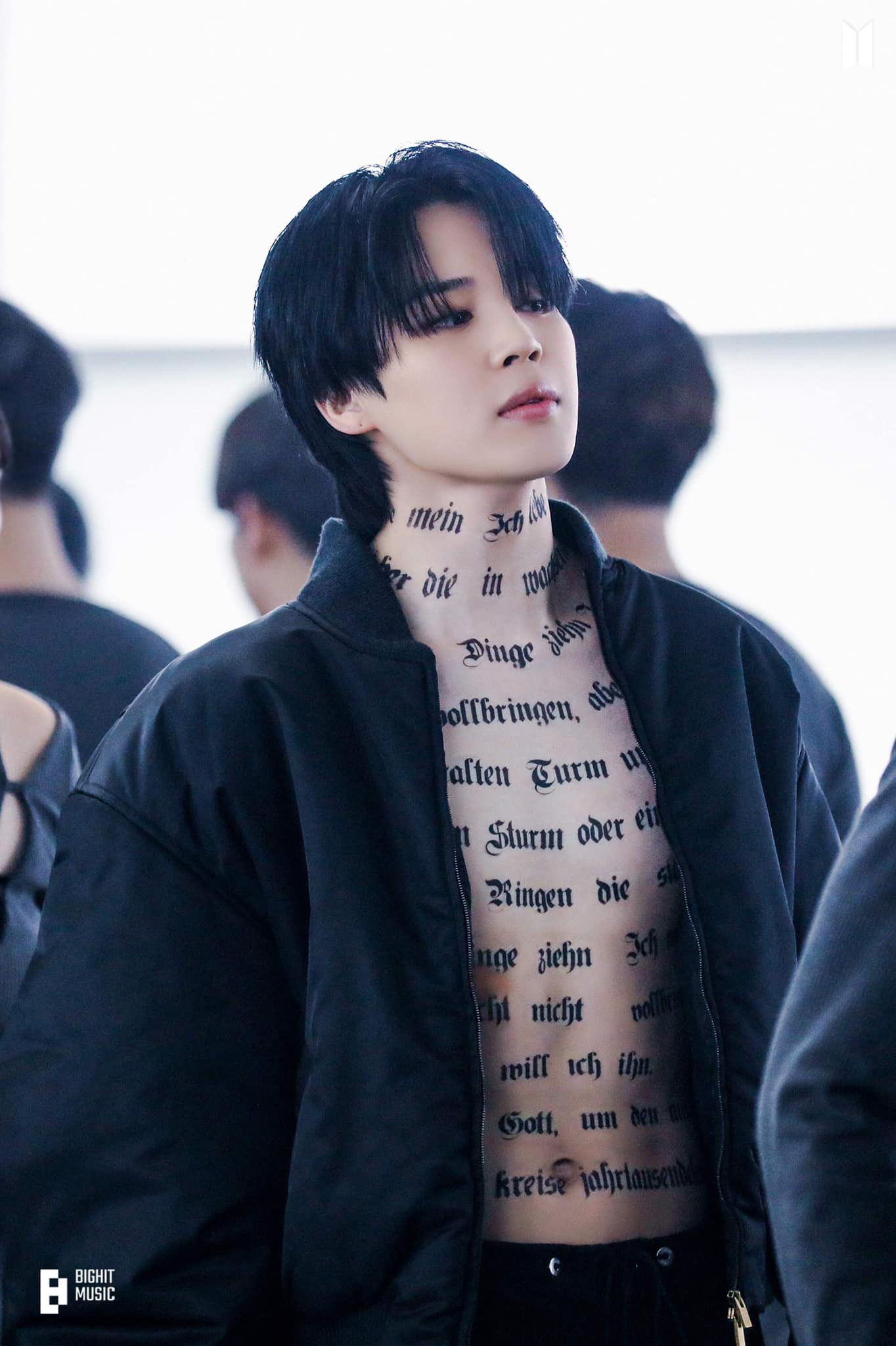 Jimin tích cực tham gia vào toàn bộ quá trình sản xuất, từ giai đoạn lập kế hoạch cho album đến quá trình sản xuất bài hát và MV, thể hiện rõ màu sắc và phong cách âm nhạc của anh. Jimin tích cực tham gia vào toàn bộ quá trình sản xuất, từ giai đoạn lập kế hoạch cho album đến quá trình sản xuất bài hát và MV, thể hiện rõ màu sắc và phong cách âm nhạc của anh.