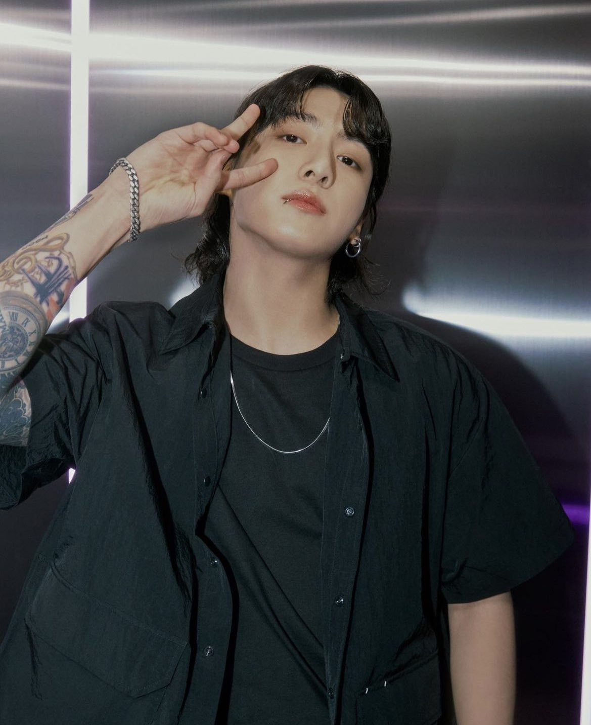 Người hâm mộ đứng ngồi không yên trước thông tin về album solo của Jung Kook. Người hâm mộ đứng ngồi không yên trước thông tin về album solo của Jung Kook.