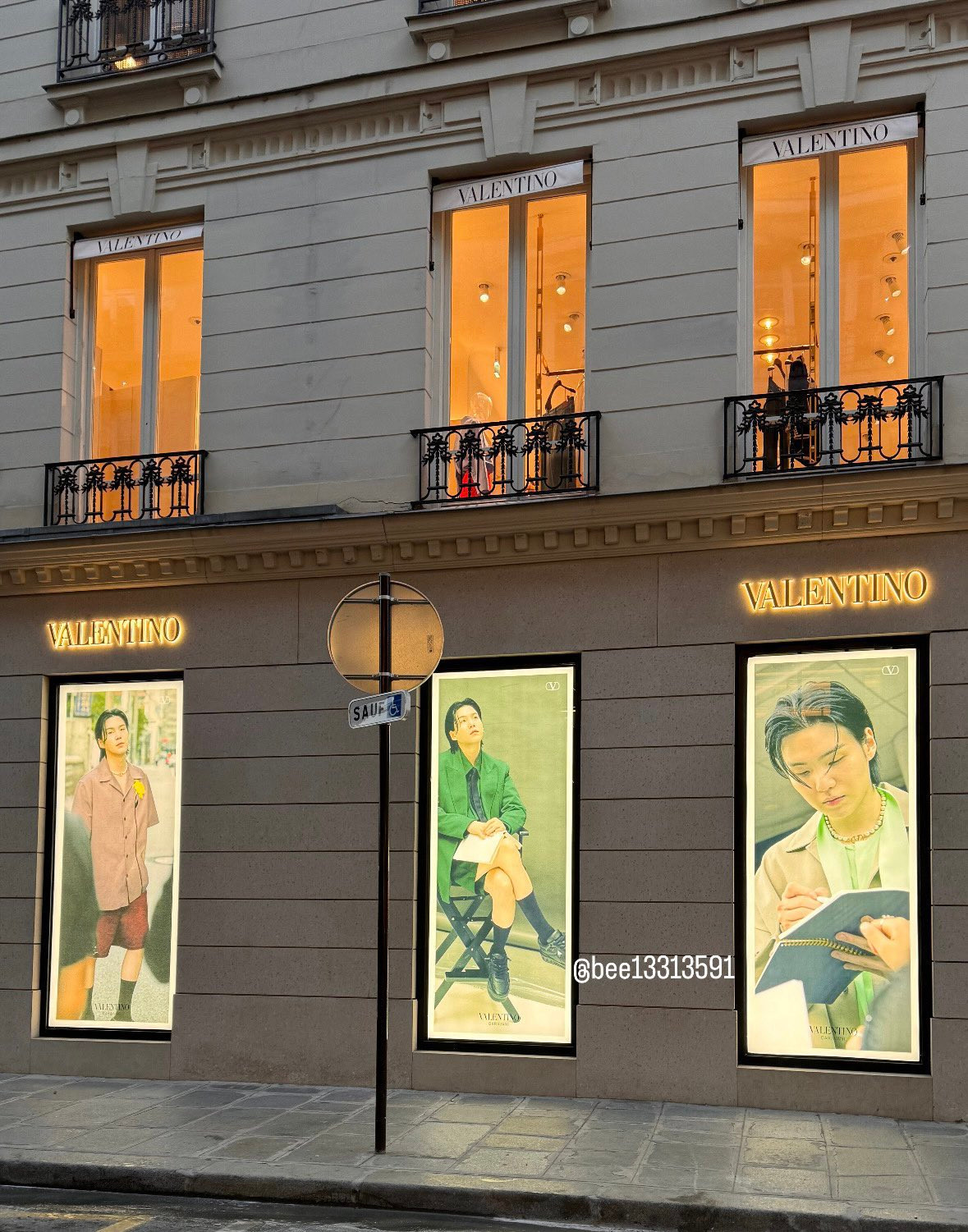 Những hình ảnh quảng bá của SUGA trong chiến dịch đã dần được treo ở các thành phố lớn như Paris (Pháp), Milan (Ý)... - Ảnh: twitter @bee13313591