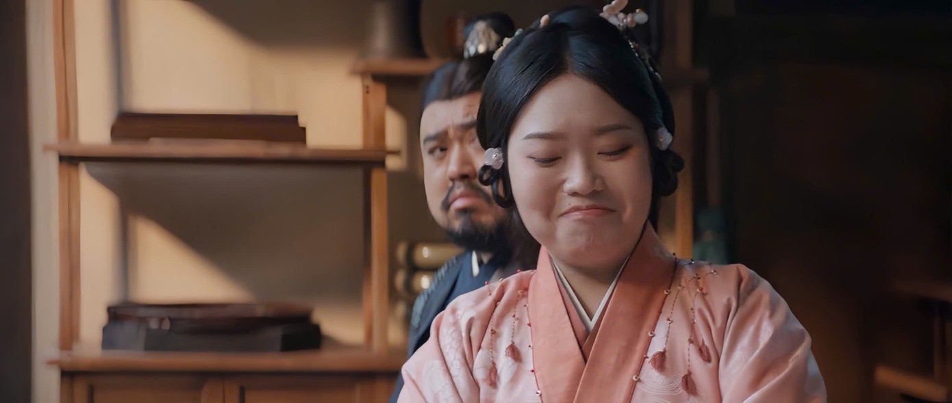 Mặt khác, chiếc "thuyền gà bông" Ngụy Lương - Tiểu Đào chính thức "cập bến", sau khi con gái Viên Vượng có ý muốn gả cho anh. Mặt khác, chiếc "thuyền gà bông" Ngụy Lương - Tiểu Đào chính thức "cập bến", sau khi con gái Viên Vượng có ý muốn gả cho anh.