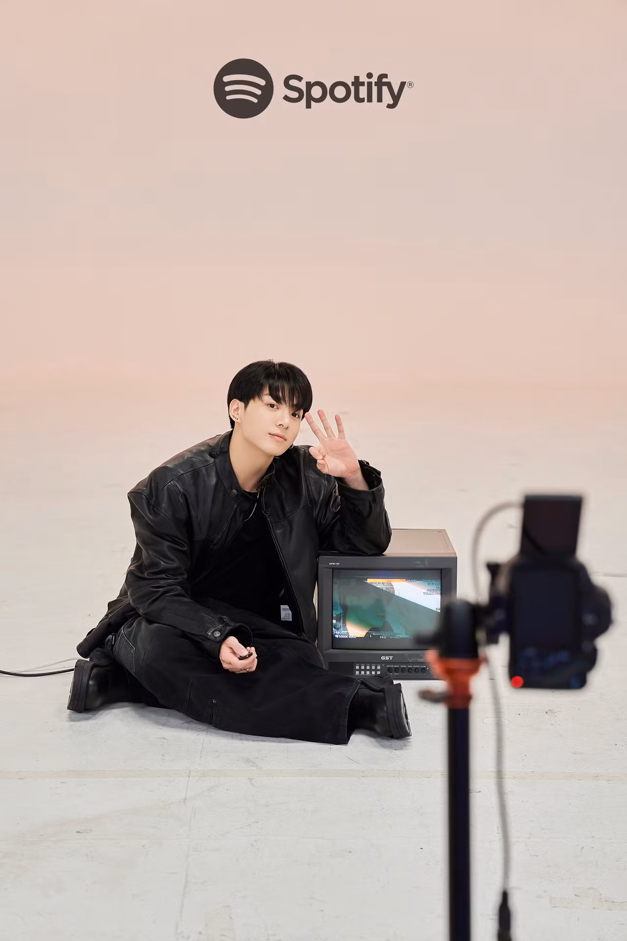 "Hạt giống vàng" là từ ngữ trưởng nhóm RM dành cho em út khi phát hành album GOLDEN.