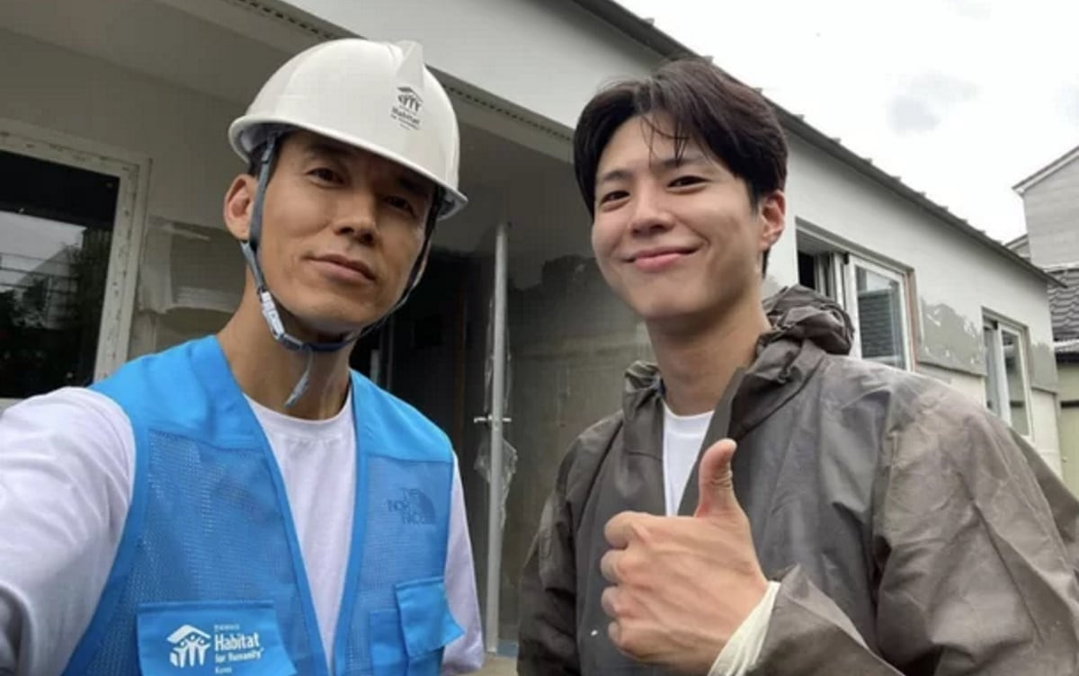 Sean và Park Bo Gum đã cùng tham gia chiến dịch “Habitat for Humanity” vào tháng 3/2022. Sean và Park Bo Gum đã cùng tham gia chiến dịch “Habitat for Humanity” vào tháng 3/2022.