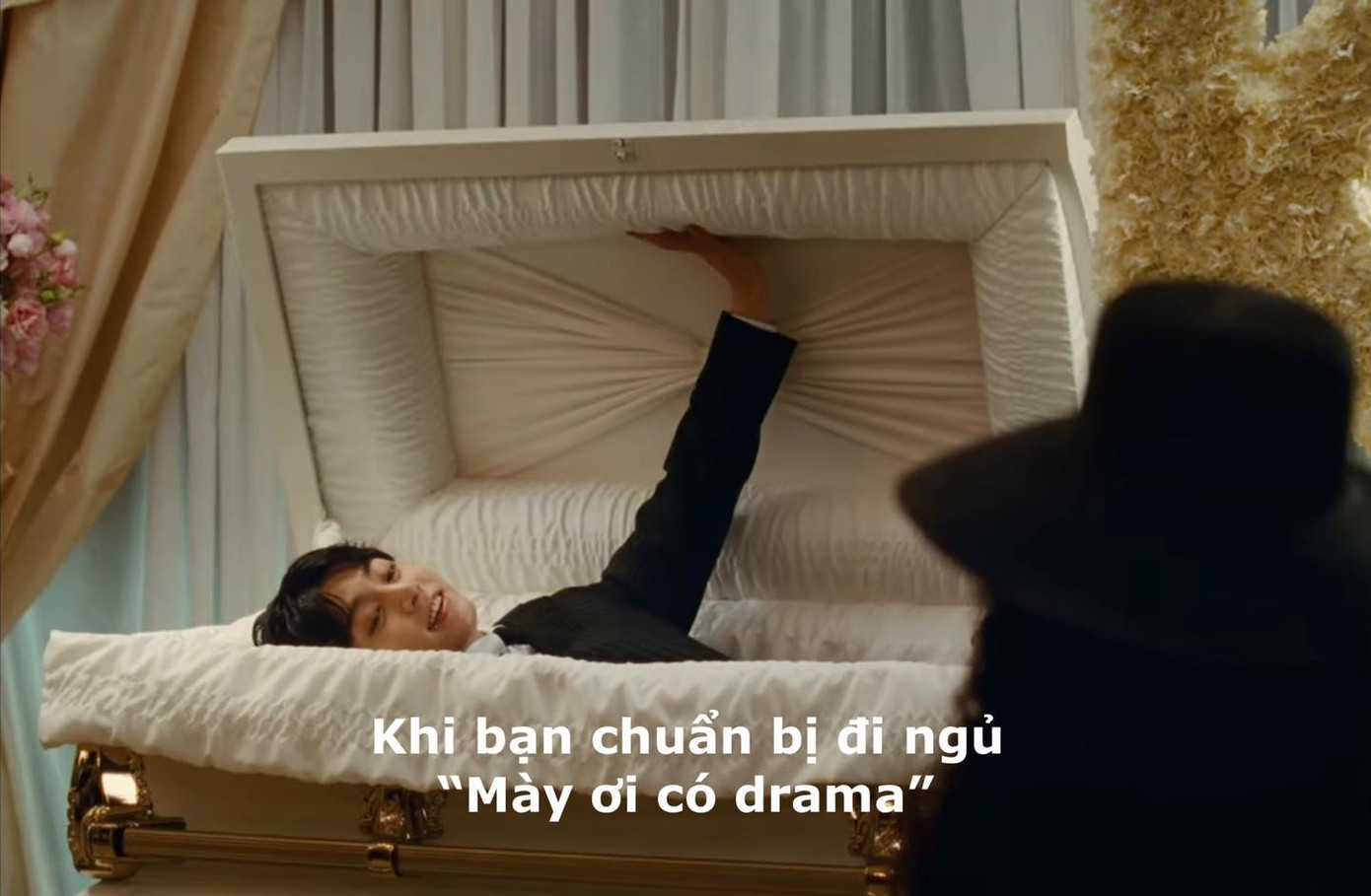 Ngủ thì có thể ngủ bù, nhưng "đờ-ra-ma" thì phải hóng lúc nóng hổi mới gay cấn. - Ảnh: K Crush