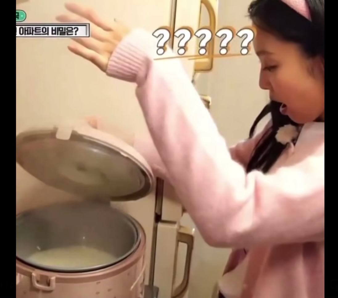 Màn nấu cơm thành cháo của Jennie chiếm trọn spotlight.