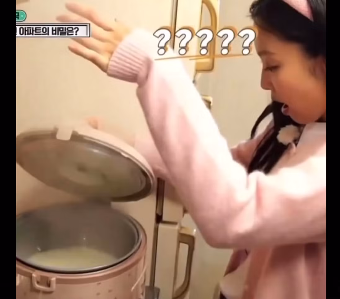 Màn nấu cơm thành cháo của Jennie chiếm trọn spotlight.