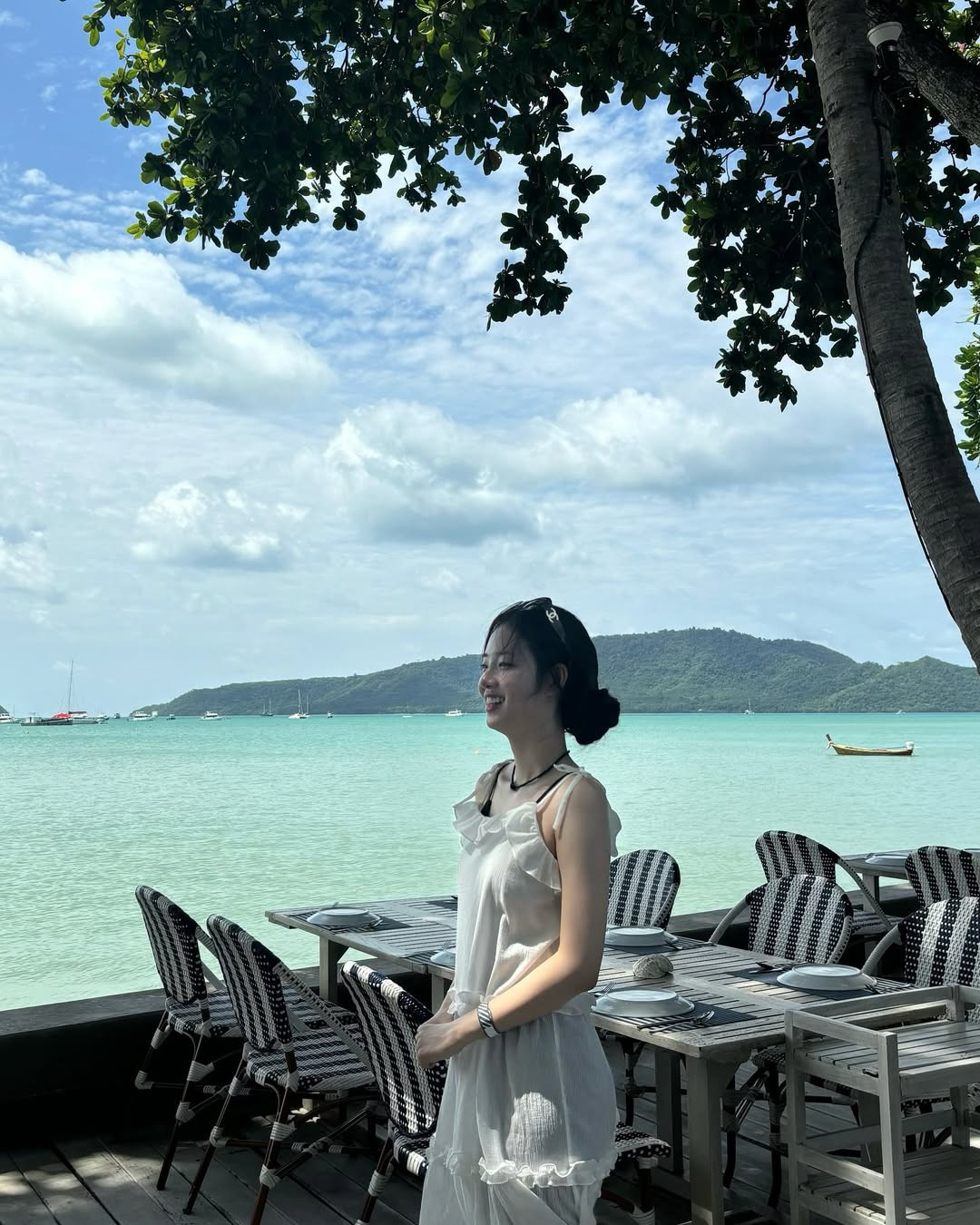 Cô nàng có không ít set đồ đơn giản nhưng vẫn ấn tượng không khác gì ảnh mẫu trên Pinterest, khiến dân tình muốn "lấy bút học lại" ngay.