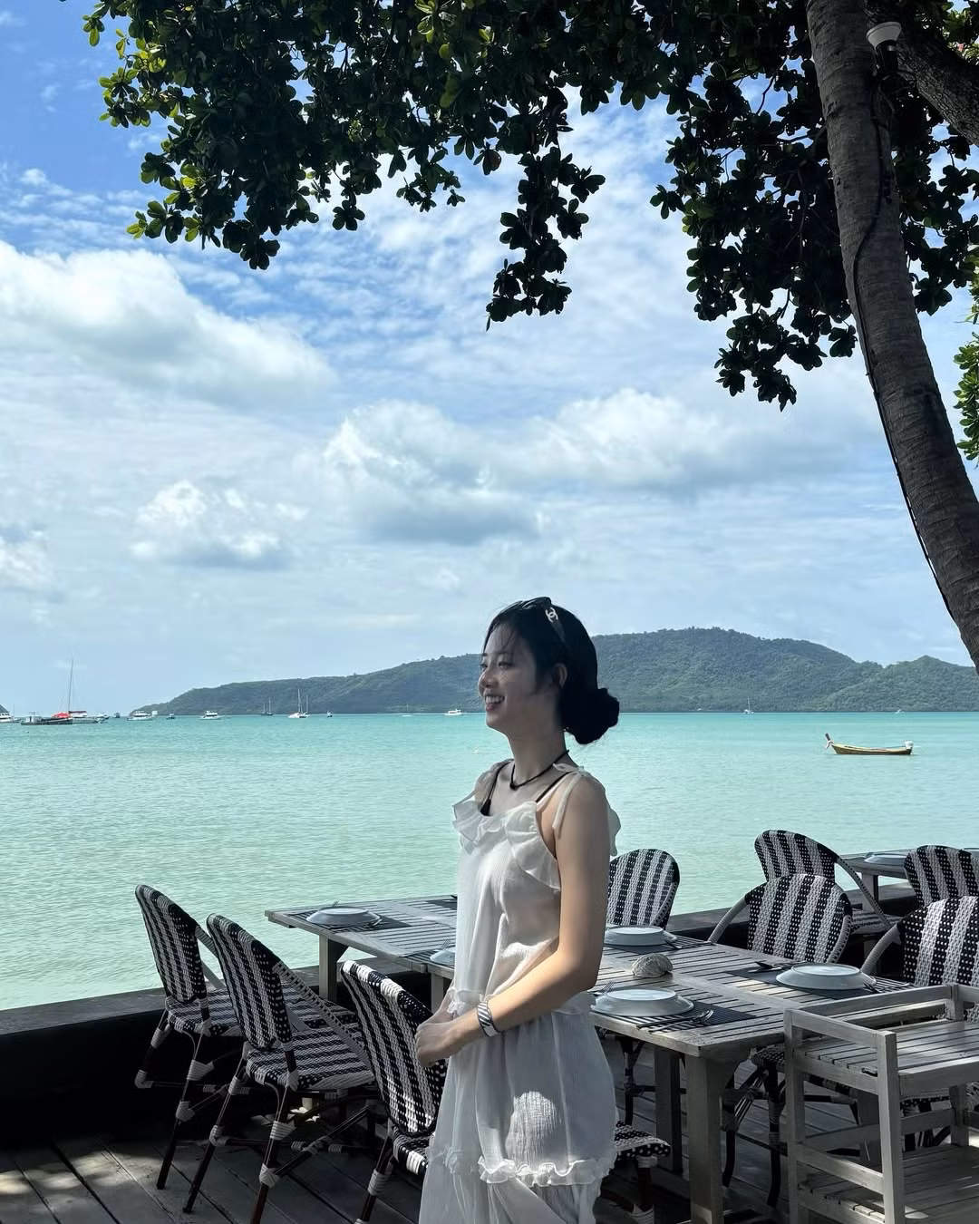 Cô nàng có không ít set đồ đơn giản nhưng vẫn ấn tượng không khác gì ảnh mẫu trên Pinterest, khiến dân tình muốn "lấy bút học lại" ngay. Cô nàng có không ít set đồ đơn giản nhưng vẫn ấn tượng không khác gì ảnh mẫu trên Pinterest, khiến dân tình muốn "lấy bút học lại" ngay.