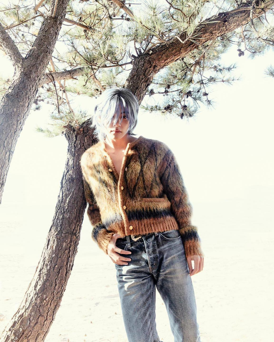 Nhan sắc sắc nét được ví như cứ ngỡ sử dụng công nghệ AI biến hình của nam thần BTS.