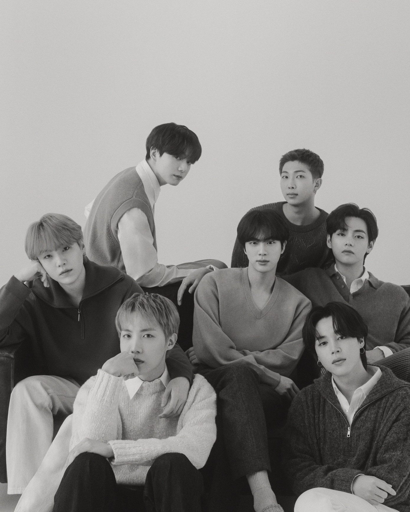 BTS hay tên gọi khác là &quot;Chống đạn thiếu niên đoàn&quot; (theo nghĩa tên tiếng Hàn) có lẽ là điển hình cho câu nói &quot;Ở hiền gặp phiền&quot;.