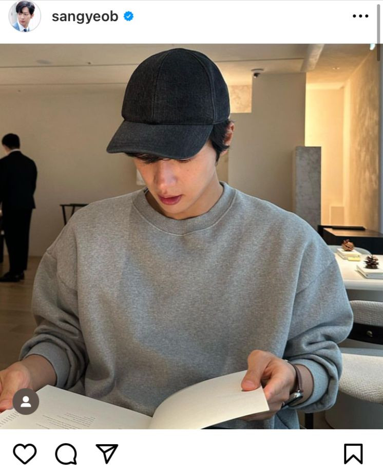 Bài đăng gây náo loạn của nam diễn viên Lee Sang Yeob.