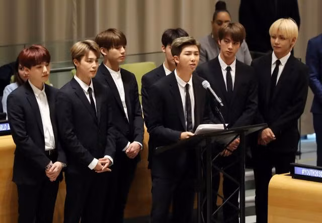 "Love Yourself - Speak Yourself" là thông điệp mà nhóm mang tới trong lần đầu tiên có mặt tại trụ sở LHQ. "Love Yourself - Speak Yourself" là thông điệp mà nhóm mang tới trong lần đầu tiên có mặt tại trụ sở LHQ.