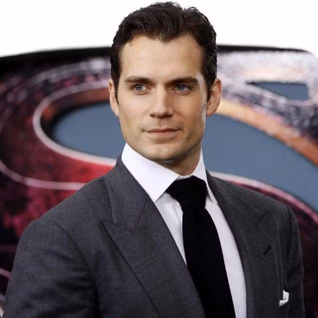 Henry Cavill đốn tim khán giả khi nhập vai Superman của vũ trụ phim DC.