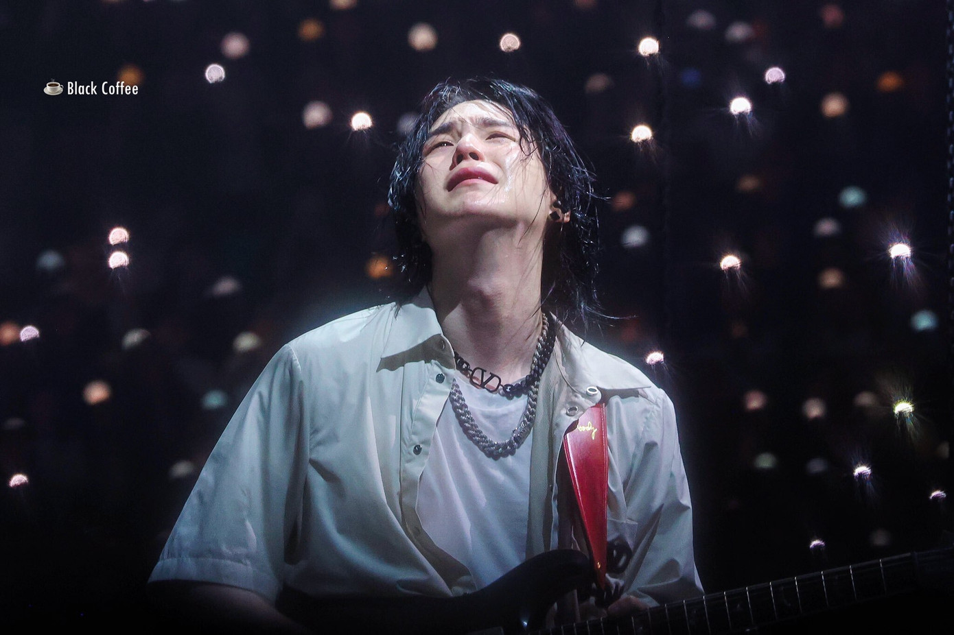 Đáng tiếc hơn hết là nhiều ca khúc được fan mong chờ đều bị cắt bớt, bao gồm Give it to me, SDL đặc biệt là Dear My Friend.