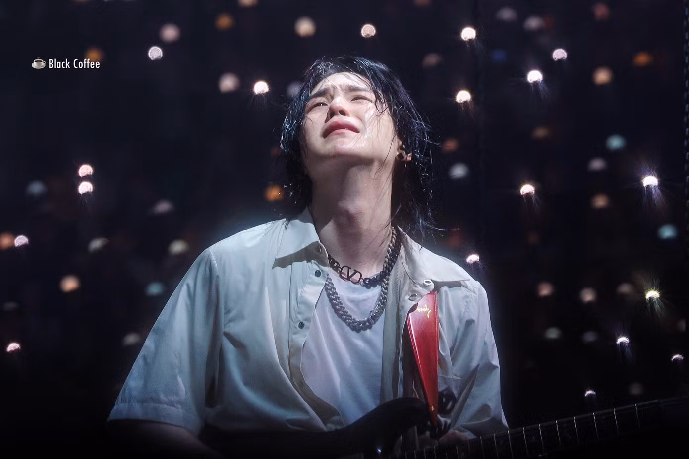 Đáng tiếc hơn hết là nhiều ca khúc được fan mong chờ đều bị cắt bớt, bao gồm Give it to me, SDL đặc biệt là Dear My Friend.