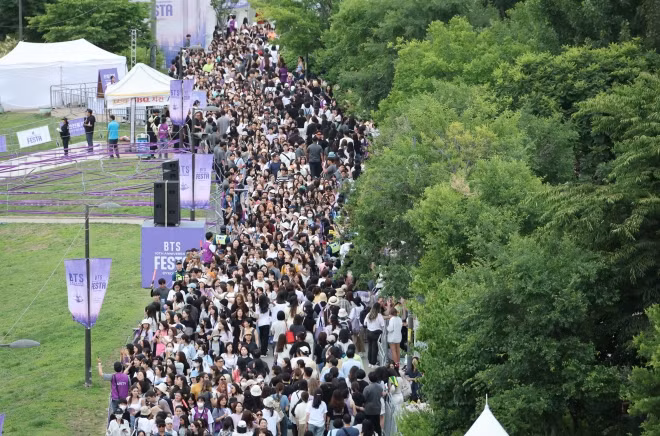 Hàng trăm nghìn người đổ bộ sự kiện cuối cùng của FESTA 2023.