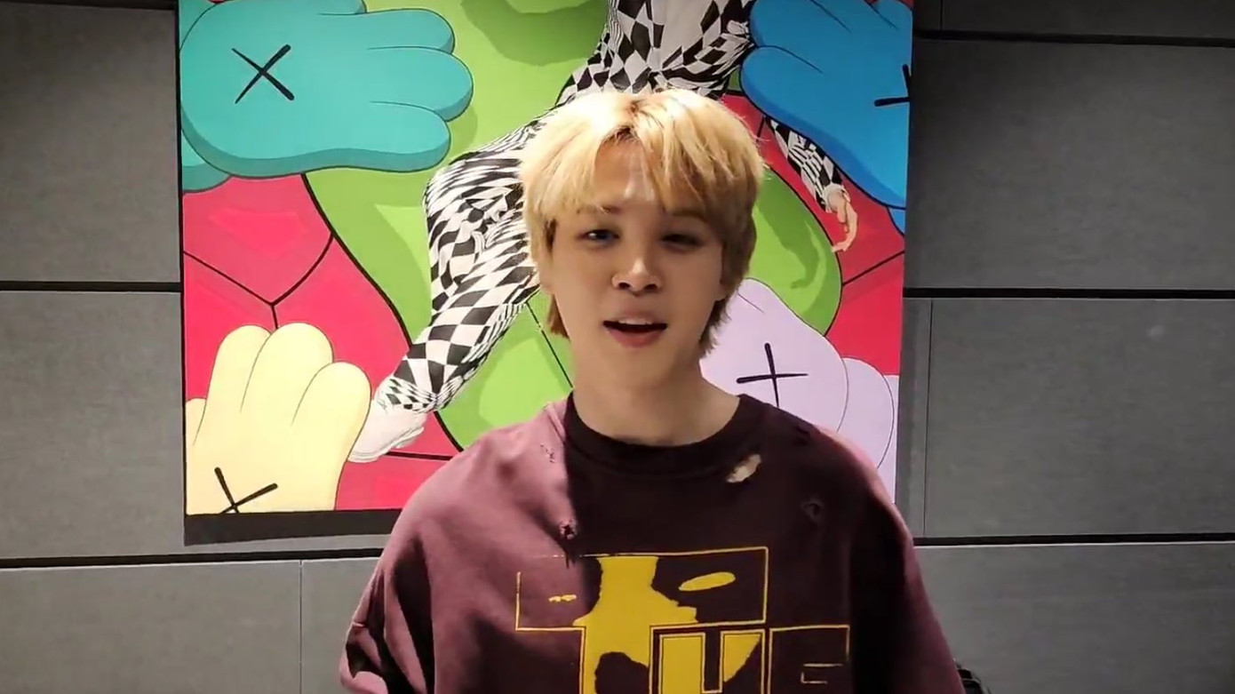 Không rõ lí do cụ thể nhưng có vẻ như fan không thể nhìn thấy hình ảnh tóc ngắn của Jimin. Không rõ lí do cụ thể nhưng có vẻ như fan không thể nhìn thấy hình ảnh tóc ngắn của Jimin.