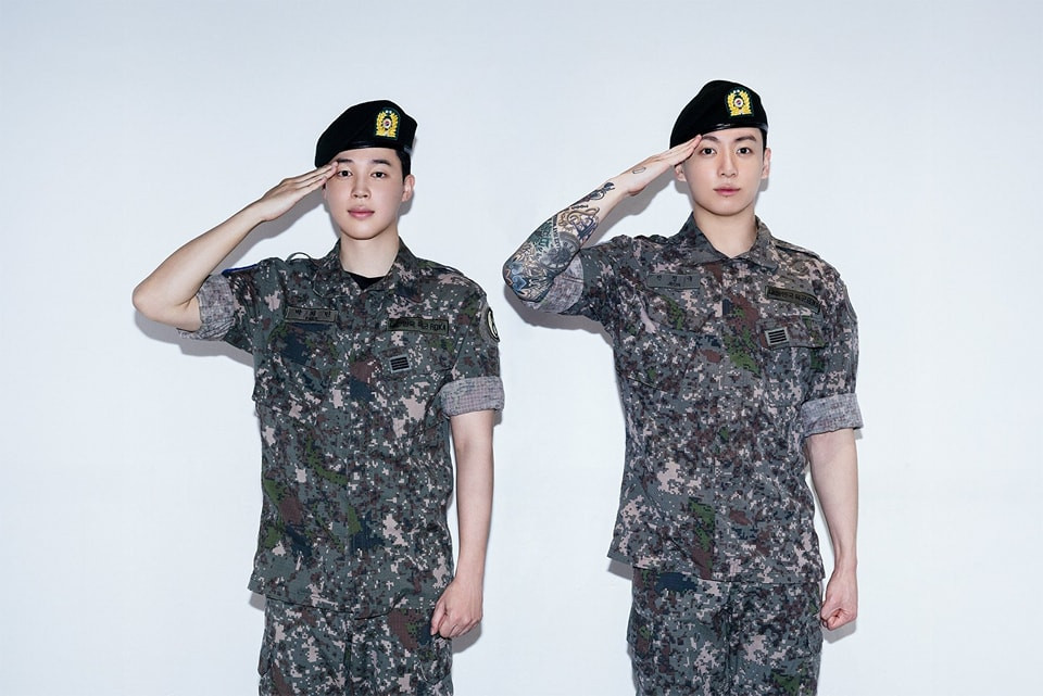 "Hội em út" Jimin - Jung Kook vừa xuất ngũ vào ngày 12/6 vừa qua nên có lẽ đây là chuyến du lịch nghỉ ngơi của hai nam idol. "Hội em út" Jimin - Jung Kook vừa xuất ngũ vào ngày 12/6 vừa qua nên có lẽ đây là chuyến du lịch nghỉ ngơi của hai nam idol.