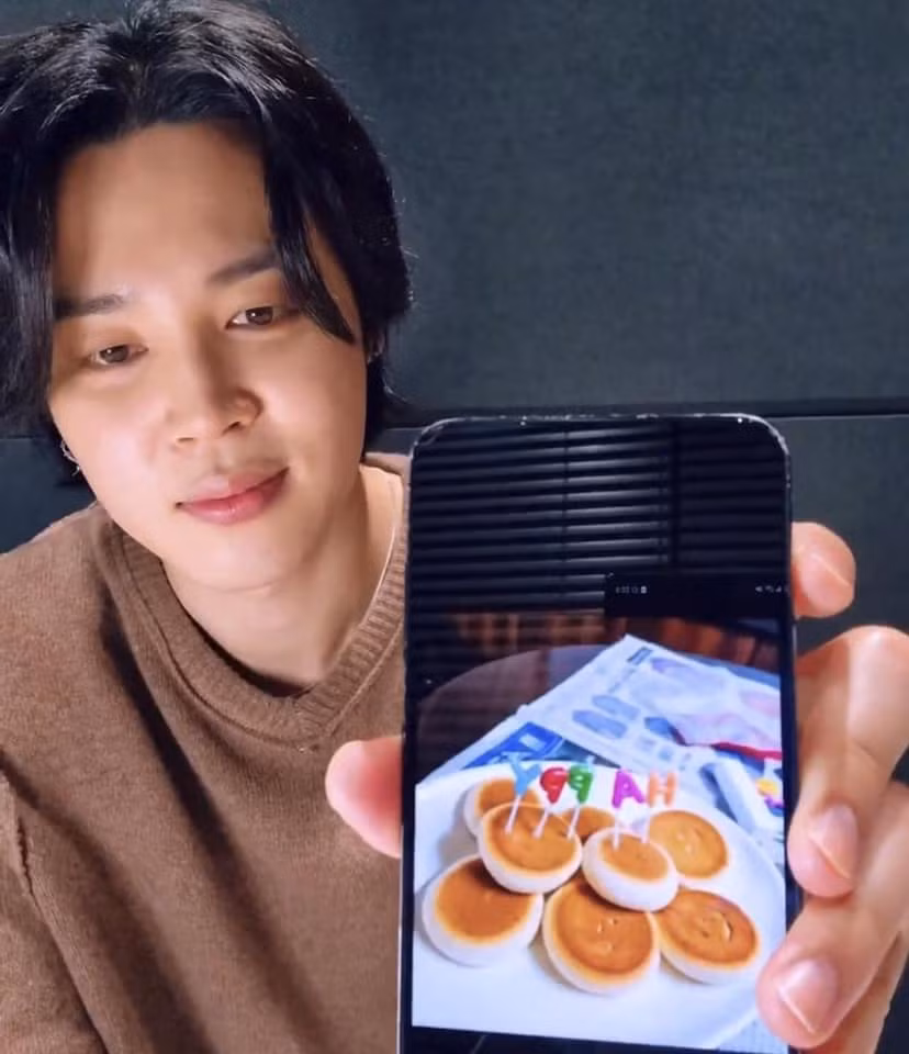 Được biết SUGA đã tự tay làm bánh hotteok để chúc mừng sinh nhật Jimin.