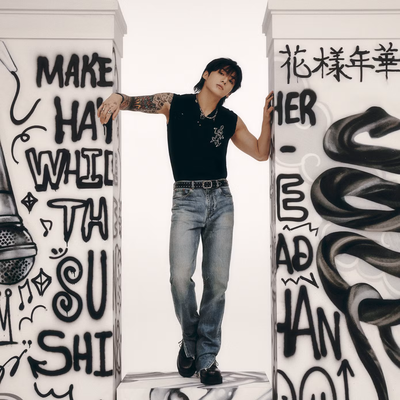 Album GOLDEN khiến người hâm mộ hoang mang không biết "pick" ca khúc nào vì... bài nào cũng quá hay.