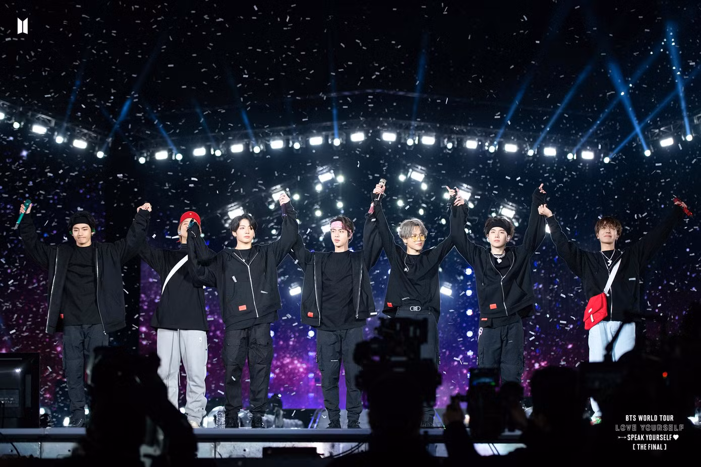 BTS là nghệ sĩ châu Á đầu tiên sold out toàn bộ 4 đêm concert tại Wembley Stadium, một trong những sân vận động lớn nhất thế giới.