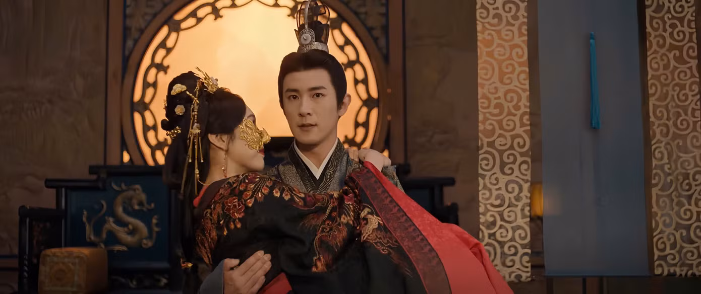 Tại Lương Nhai, Nga Hoàng gả cho Lưu Diễm, giục hắn mau chóng lập liên minh cùng đứng lên chống lại Ngụy Thiệu.