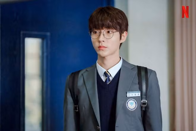 Hwang In Yeop chính thức trở thành "nam phụ si tình" tiêu biểu của màn ảnh Hàn khi tiếp tục yêu thầm trong The Sound of Magic. Hwang In Yeop chính thức trở thành "nam phụ si tình" tiêu biểu của màn ảnh Hàn khi tiếp tục yêu thầm trong The Sound of Magic.
