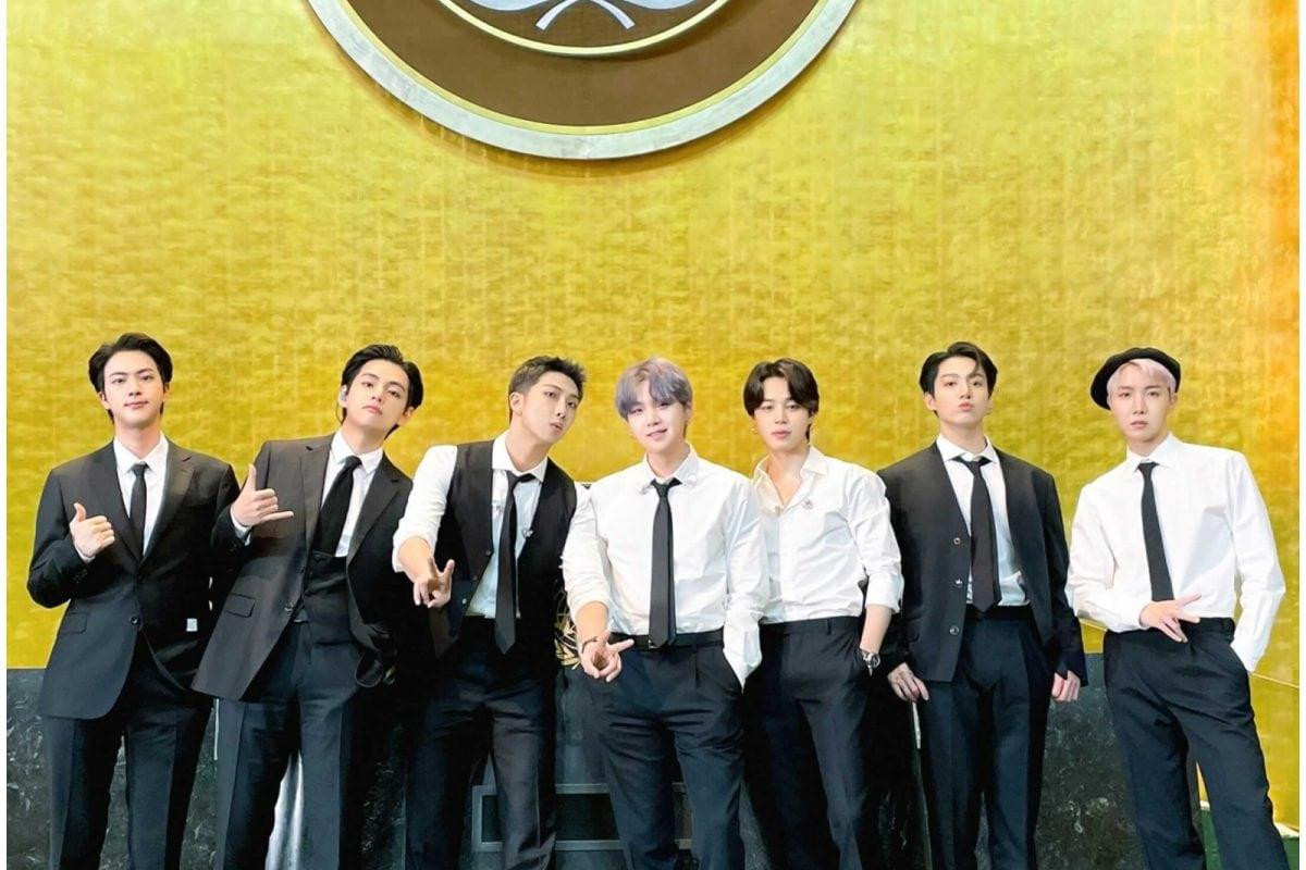 Sau bài phát biểu, BTS đã có màn biểu diễn ca khúc Permission To Dance ngay tại trụ sở Liên Hợp Quốc. Nhóm cũng là nghệ sĩ Hàn đầu tiên được biểu diễn tại đây.
