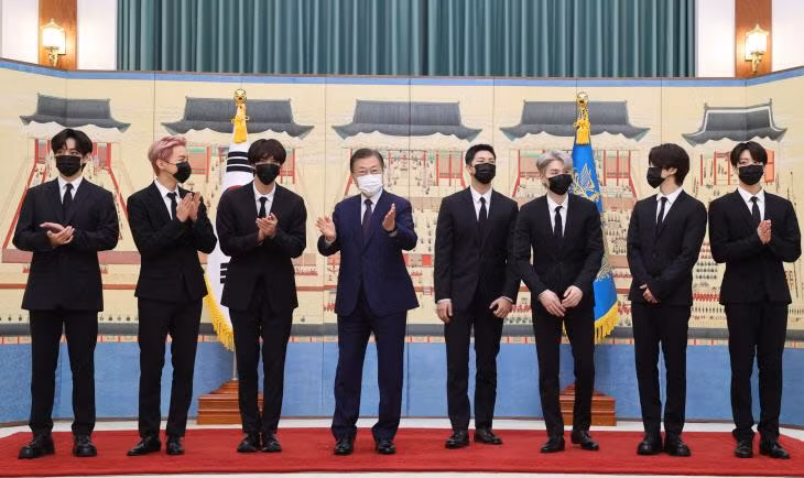 BTS đã được giao thêm trọng trách đại diện cho những người trẻ sống trong thời đại này tại Đại hội đồng LHQ và lên tiếng cho thế hệ tương lai. BTS đã được giao thêm trọng trách đại diện cho những người trẻ sống trong thời đại này tại Đại hội đồng LHQ và lên tiếng cho thế hệ tương lai.