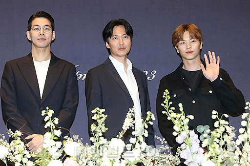 Các thành viên của &quot;gia đình&quot; Jibsabu (Quản gia) cũng đã có mặt đông đủ.