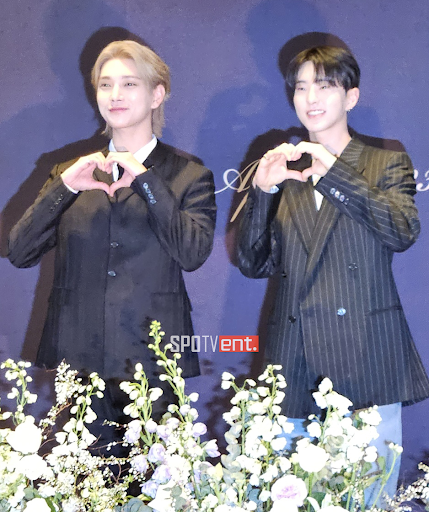 Joshua và Hoshi (SEVENTEEN) cũng có mặt tại lễ cưới hôm nay. Cả hai từng là khách mời trong chương trình thực tế Bro Marble cùng chú rể Lee Seung Gi.