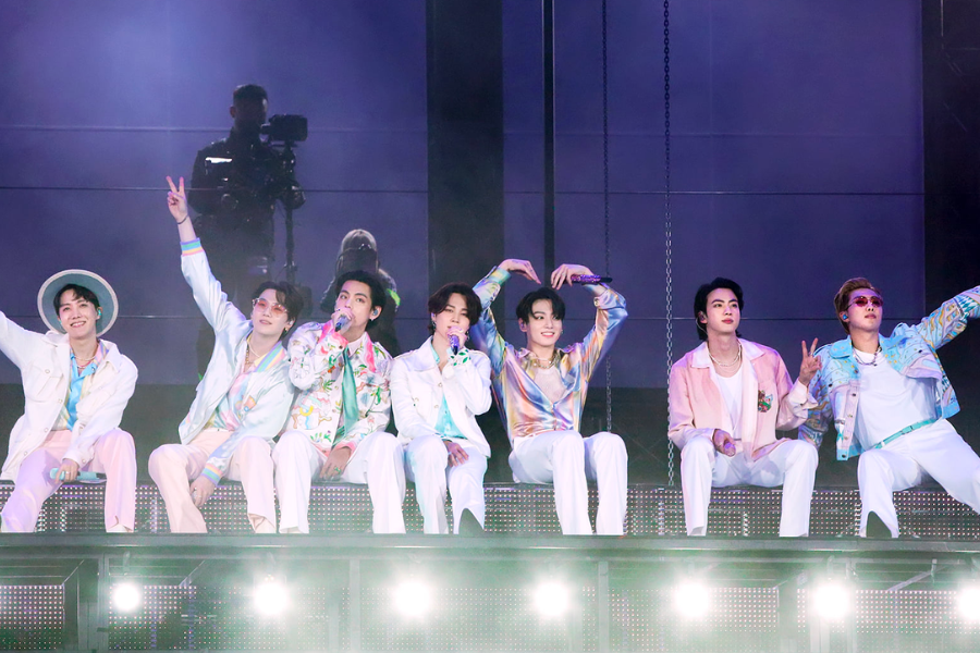 BTS sẽ tiếp tục hoạt động với tư cách một nhóm sau khi hoàn tất nghĩa vụ quân sự vào năm 2025. BTS sẽ tiếp tục hoạt động với tư cách một nhóm sau khi hoàn tất nghĩa vụ quân sự vào năm 2025.