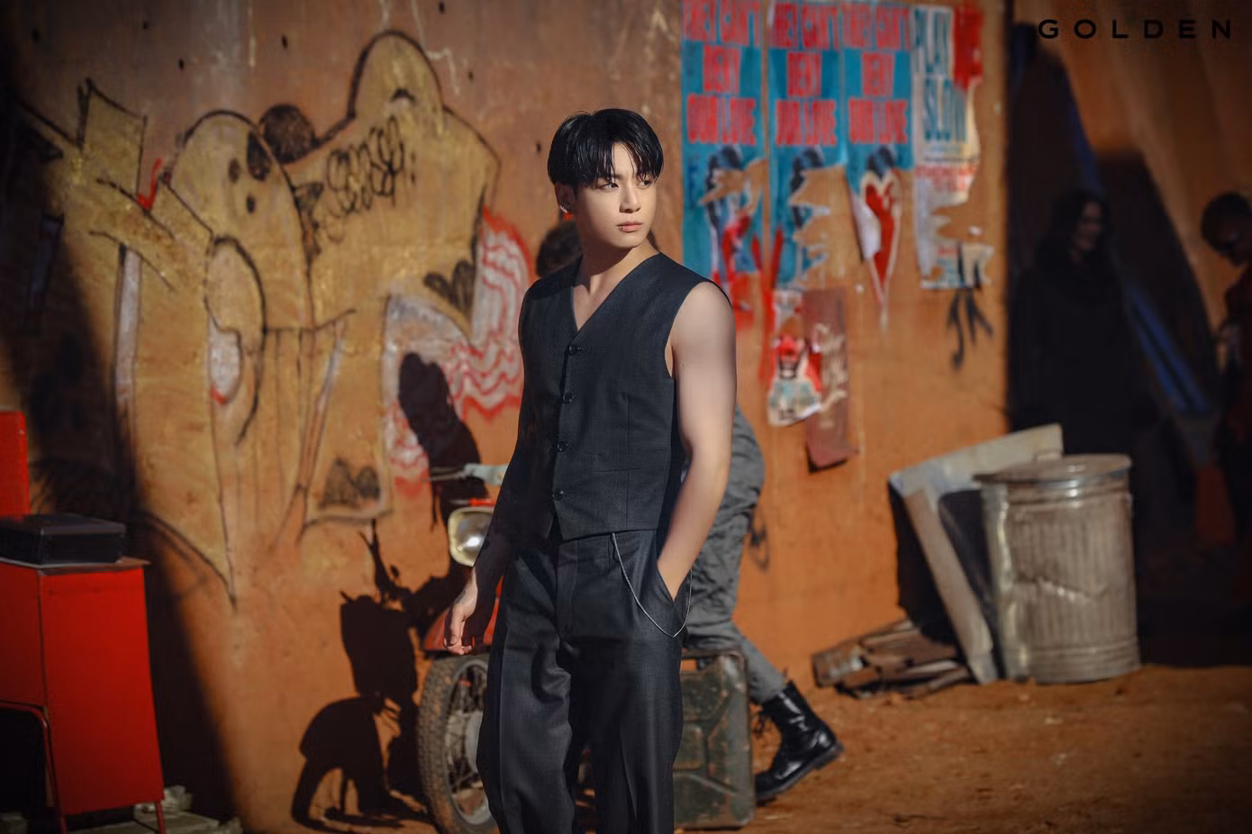 GOLDEN gia nhập cùng Layover (V), D-DAY (SUGA) và FACE (Jimin) là những album solo của nghệ sĩ K-Pop sở hữu thứ hạng cao nhất.