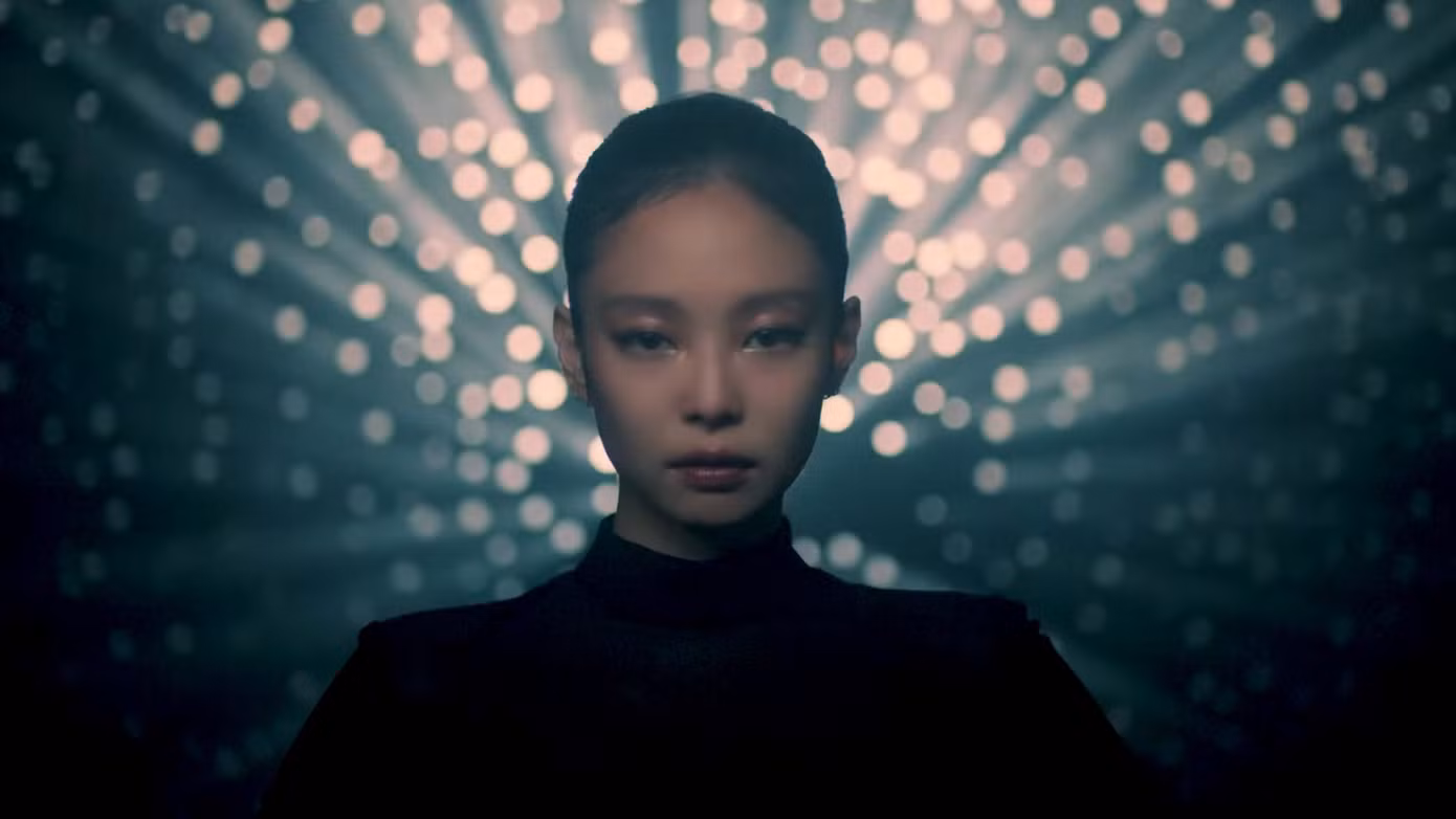 Có vẻ như twin là sự hoài niệm mà Jennie gửi đến một người bạn cũ.