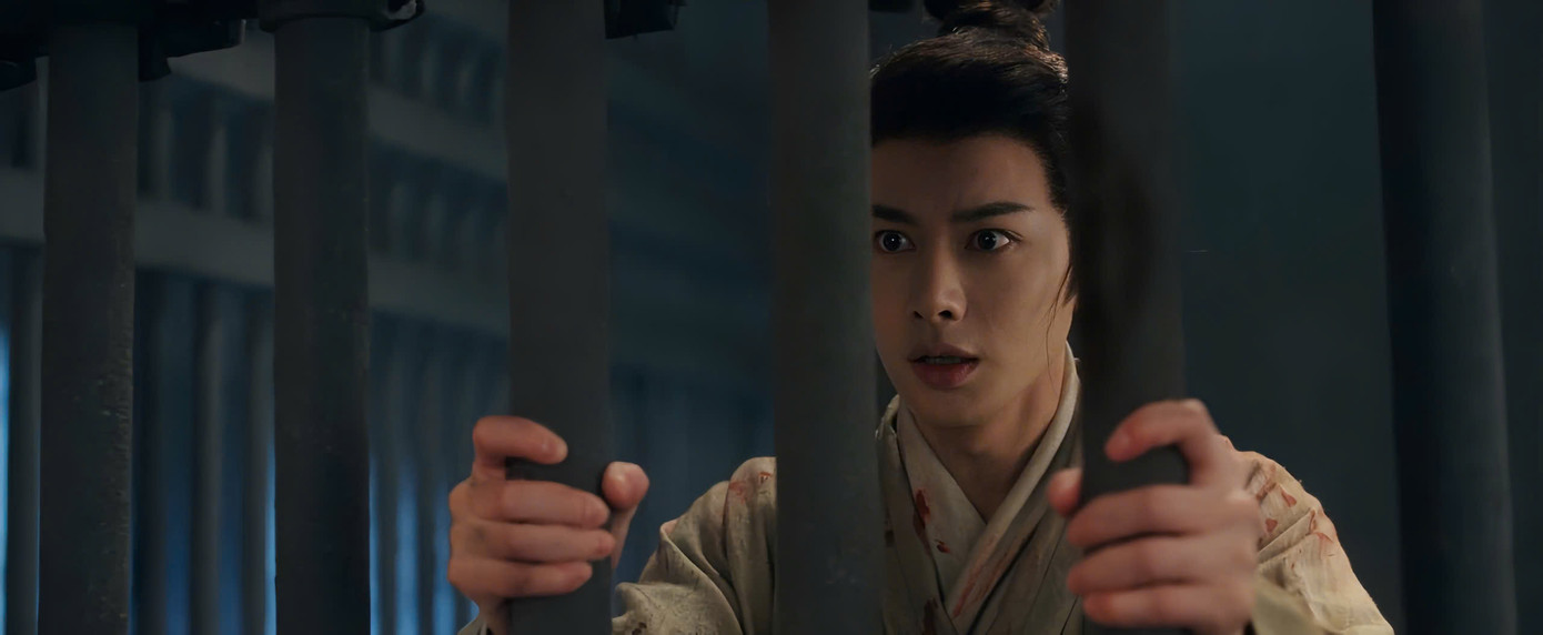 Còn Quy Hồng lúc này đang bị bắt giam, nghe tin giữa Thất điện hạ và hôn thê của mình thì tức giận đến mức vượt ngục.