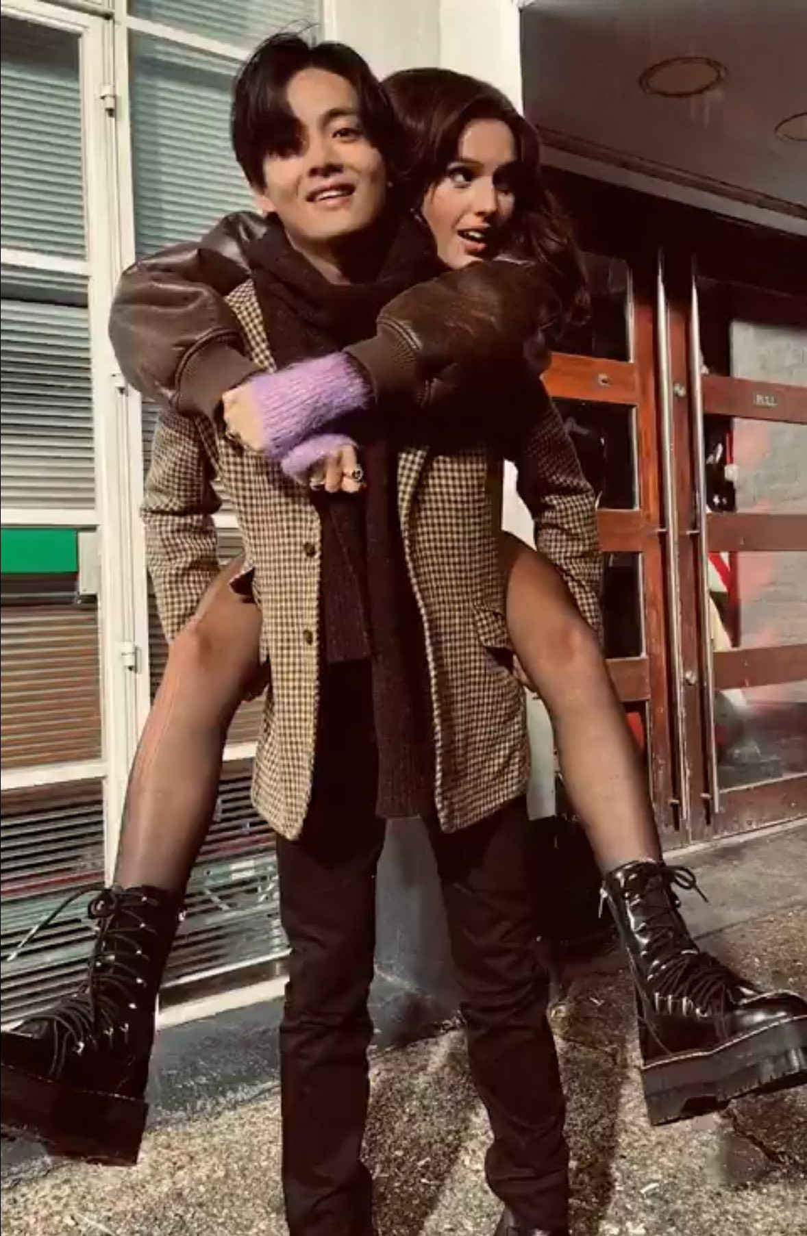 Góc mặt của cô có phần giống Olivia Rodrigo đã khiến không ít fan hiểu lầm. Góc mặt của cô có phần giống Olivia Rodrigo đã khiến không ít fan hiểu lầm.