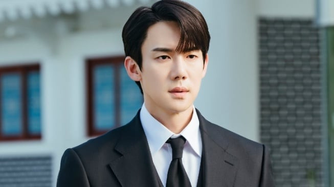 Yoo Yeon Seok thu hút sự chú ý nhờ &quot;cơn sốt&quot; When The Phone Rings.