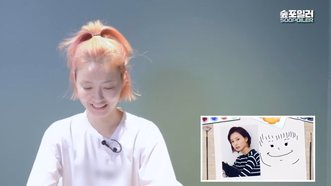 Dù có chút thất vọng nhưng Yoo Mi đã chấm bức họa này 9,8 điểm.