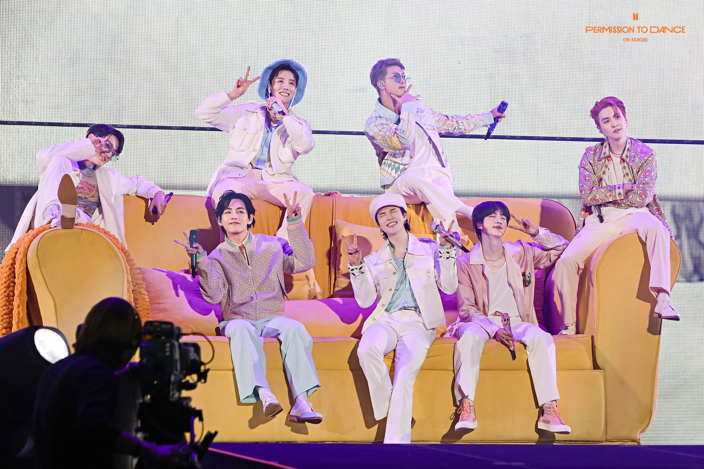 Theo đúng kế hoạch, 7 mảnh ghép của BTS sẽ tái hợp vào khoảng tháng 6/2025. Theo đúng kế hoạch, 7 mảnh ghép của BTS sẽ tái hợp vào khoảng tháng 6/2025.