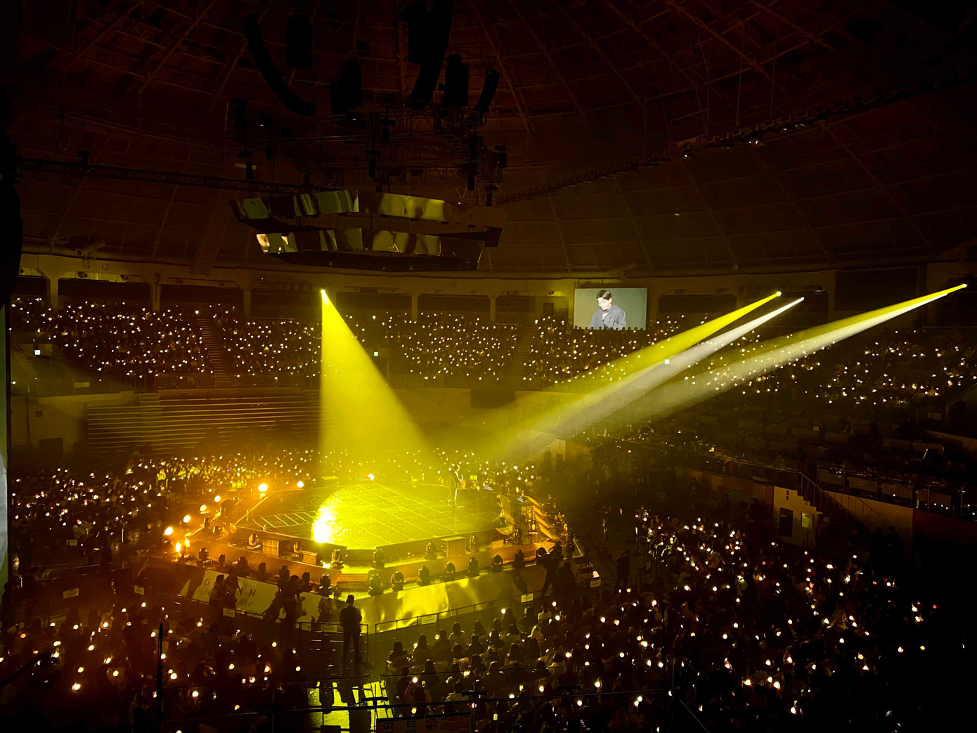 Góc nhìn bao quát của sân khấu 360 độ, set-up hoành tráng như một concert thật sự. Góc nhìn bao quát của sân khấu 360 độ, set-up hoành tráng như một concert thật sự.