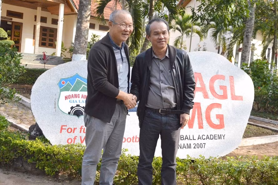 Sau AFF Cup, hàng loạt câu lạc bộ Hàn đòi thầy Park về nước ảnh 10 Sau AFF Cup, hàng loạt câu lạc bộ Hàn đòi thầy Park về nước ảnh 10
