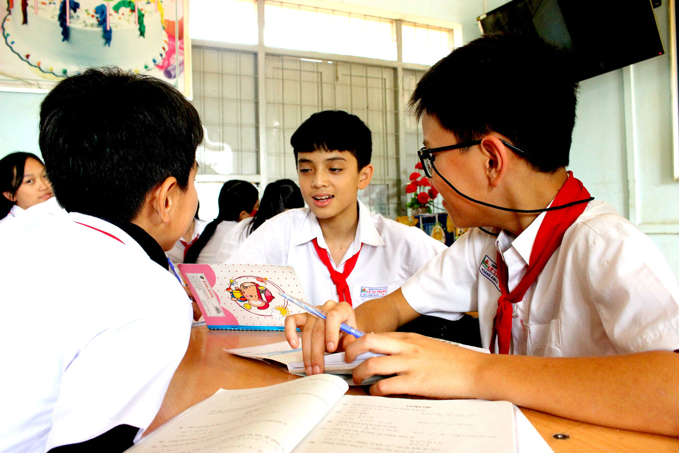 Những tấm gương vượt khó phi thường ảnh 4