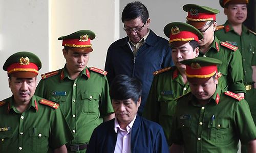 Bị cáo Phan Văn Vĩnh: “Tôi cho tổ ong vào tay áo” ảnh 1