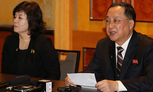 Bên lề cuộc họp báo của đoàn Triều Tiên lúc nửa đêm ảnh 1