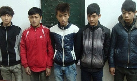 Nguyễn Văn Dương và đồng bọn trong vụ án cưỡng bức nữ sinh để giải đen. Ảnh Giadinh.net