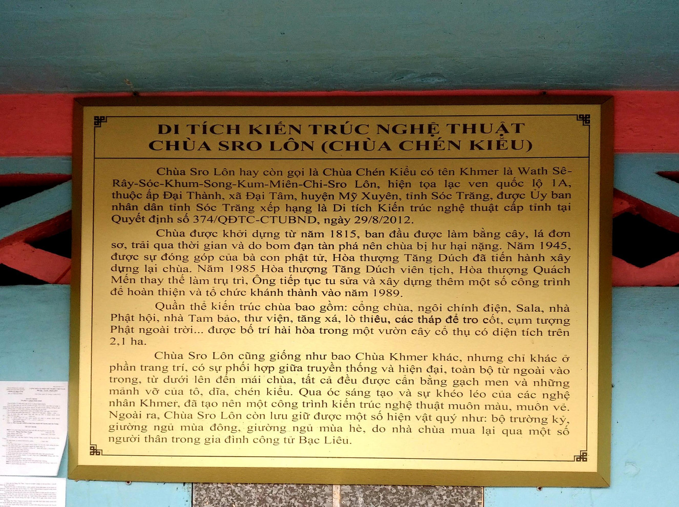 Biển giới thiệu tại chùa.