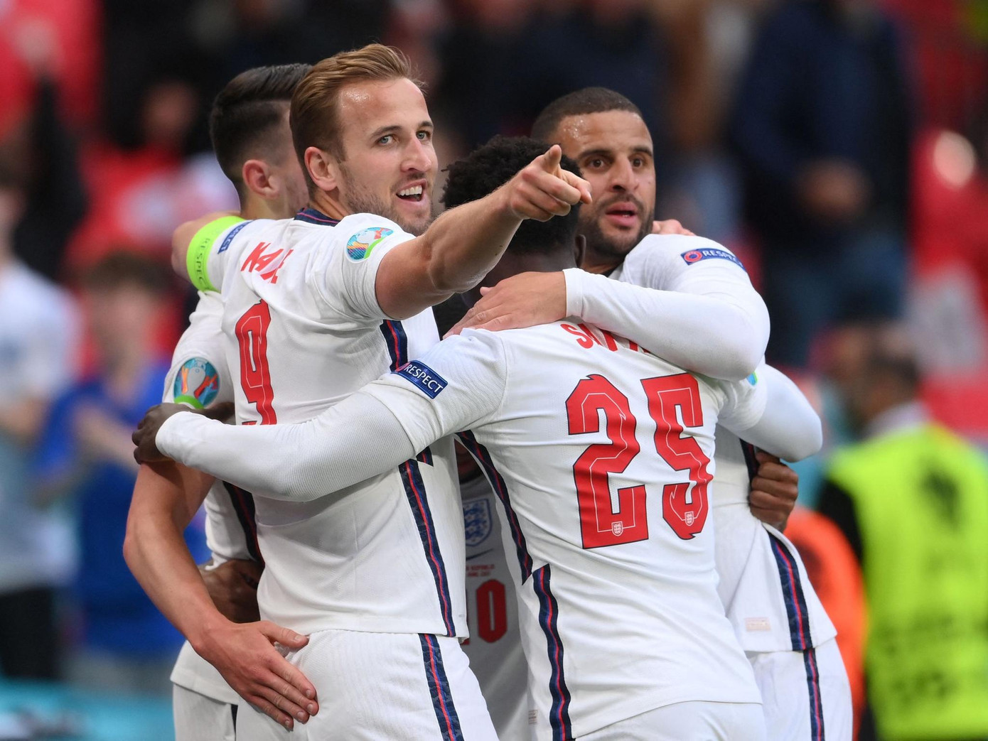 Tuyển Anh đang cùng nhìn về một hướng: Làm nên lịch sử Tuyển Anh đang cùng nhìn về một hướng: Làm nên lịch sử