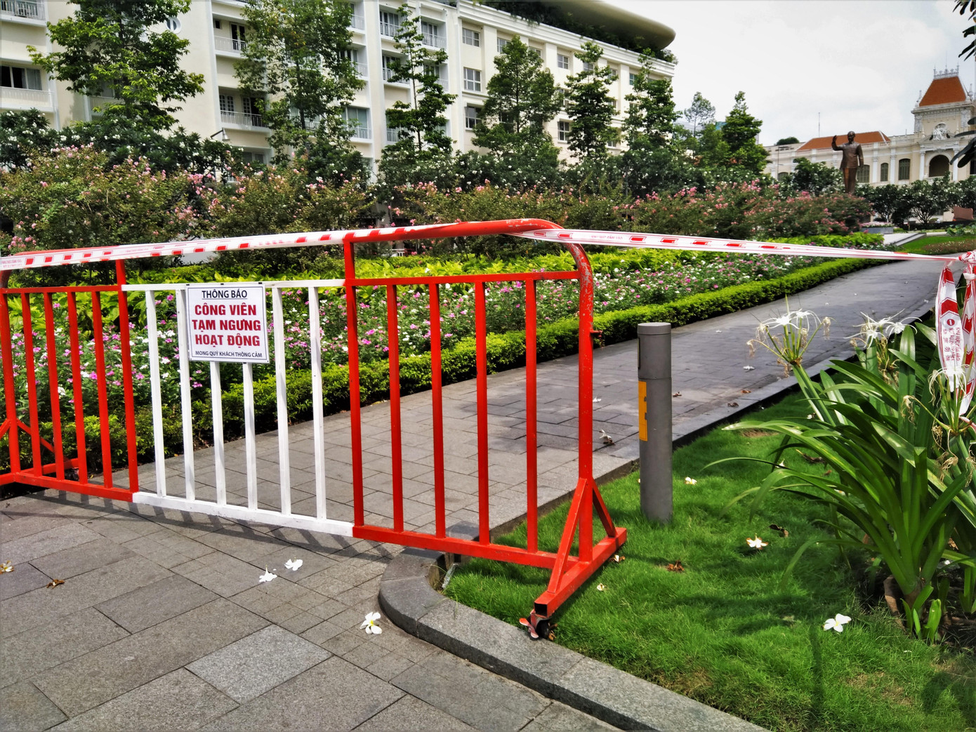 Công viên Tượng đài bác Hồ cũng tạm dừng đón khách Công viên Tượng đài bác Hồ cũng tạm dừng đón khách