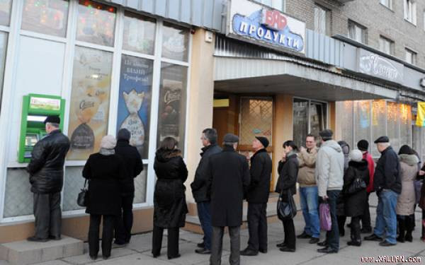 Nền kinh tế Ukraine đứng trước nguy cơ vỡ nợ