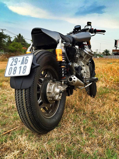 Cận cảnh Honda GL400 lột xác cực độc của dân chơi Sài Gòn ảnh 4 Cận cảnh Honda GL400 lột xác cực độc của dân chơi Sài Gòn ảnh 4