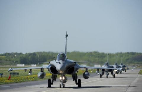 Biên đội bay chiến đấu cơ Rafale của Pháp